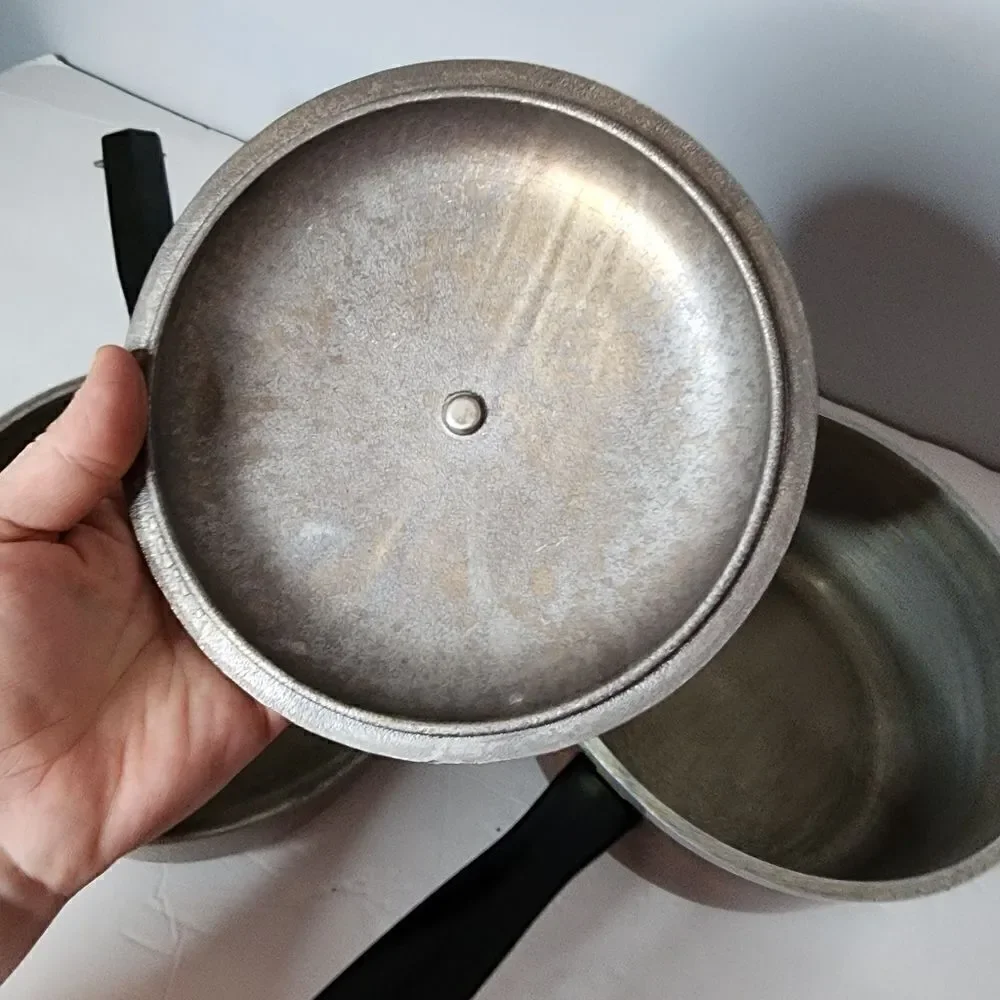 Vintage Club pans brown mod century modern with lids